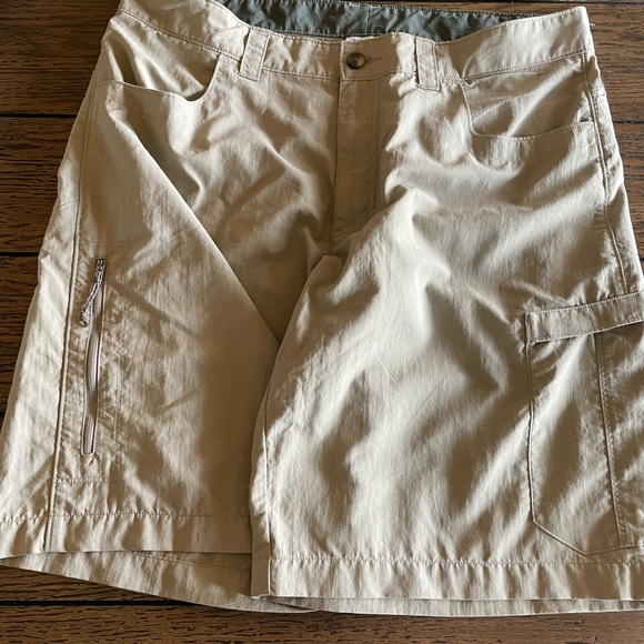 Men’s 38 Columbia Cargo Short - Picture 1 of 4